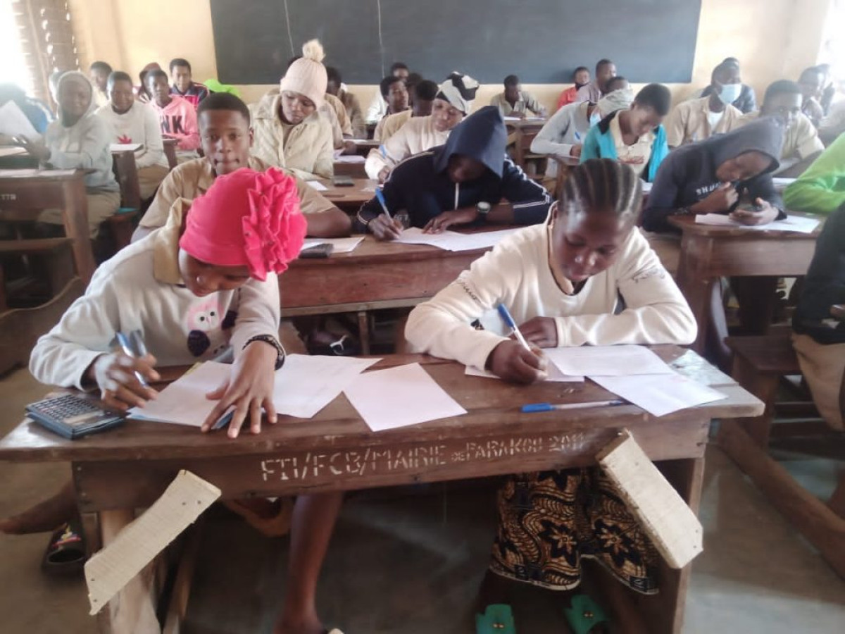2E SÉRIE DES DEVOIRS DU 1E SEMESTRE DES COLLÈGES PUBLICS DE PARAKOU :  La composition se déroule sans anicroche