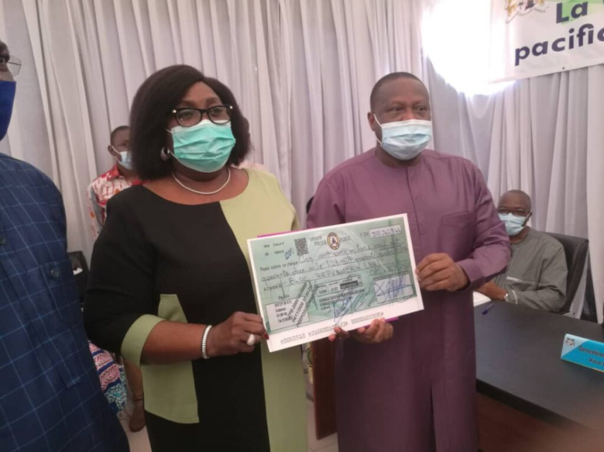 FINANCEMENT DES PARTIS POLITIQUES : Remise symbolique de chèques à l’Up, au Br et aux Fcbe .La Céna débloque le premier acompte