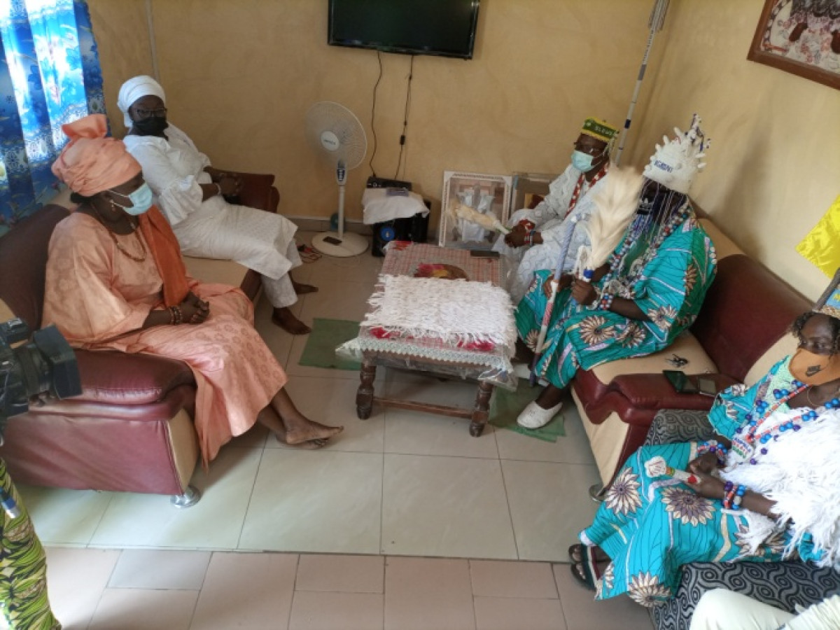 PRESERVATION DE LA PAIX EN PERIODE ELECTORALE A PARAKOU : L&rsquo;ambassadrice de paix Mariam Talata prend langue avec les têtes couronnées . « Toutes nos actions doivent contribuer à la préservation de notre vie », a-t-elle fait savoir