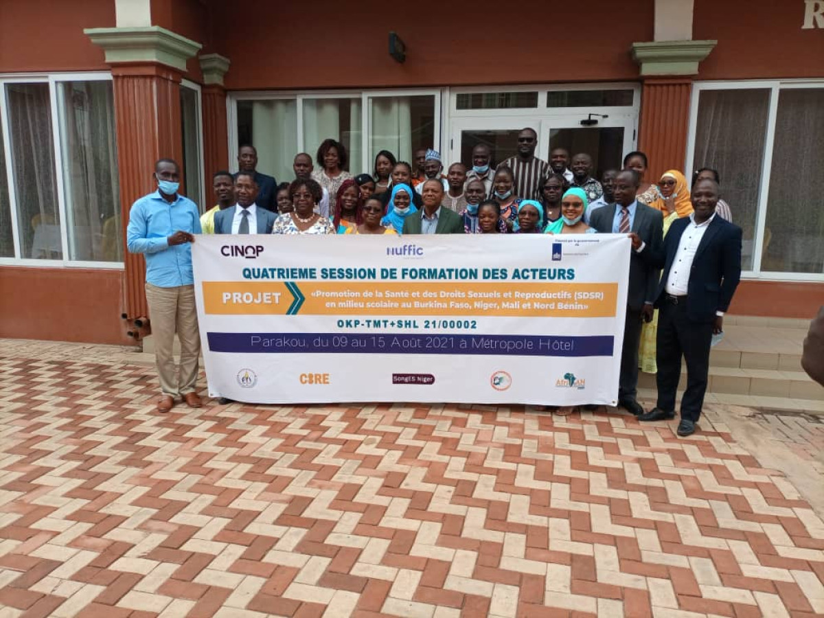 PROMOTION DE LA SANTE, DROITS SEXUELS ET REPRODUCTIFS EN MILIEU SCOLAIRE AU NORD-BENIN : Les acteurs du projet Okp-Tmt+Shl 21/00002 en formation à Parakou