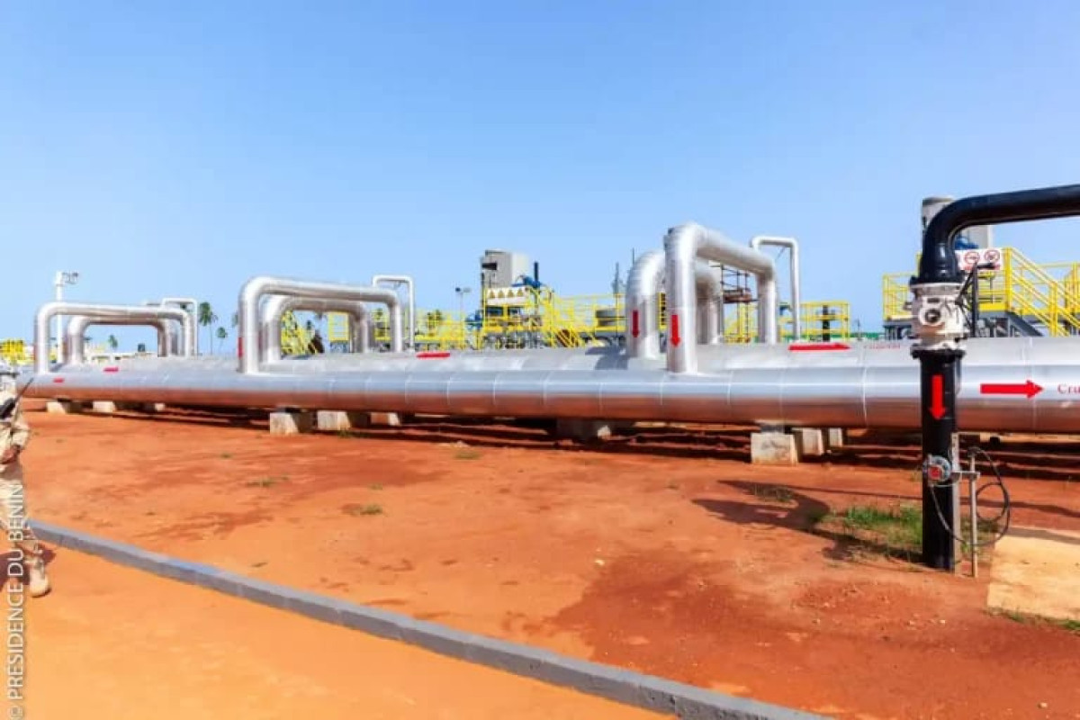 APRÈS L’ARRESTATION DE CINQ DE SES COMPATRIOTES SUR LE SITE DU PIPELINE À SÈMÈ-PODJI : Le Niger veut suspendre momentanément le transit de son pétrole . Il réclame la libération de ses citoyens interpellés