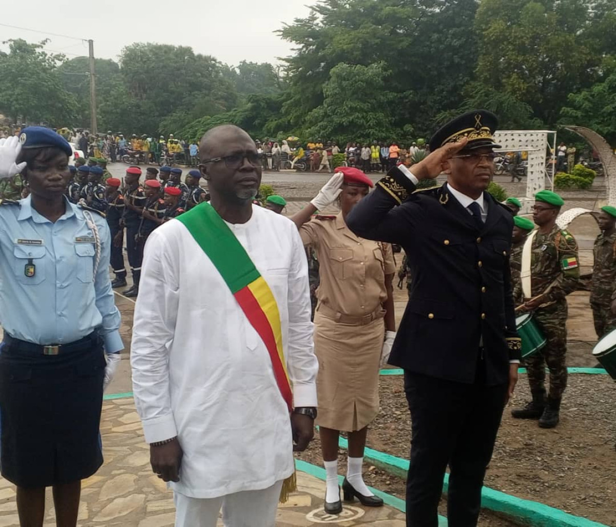 Célébration de la fête de l'indépendance à Parakou: le Préfet Cissé et le maire Zimé Chabi ont procédé au dépôt de gerbes
