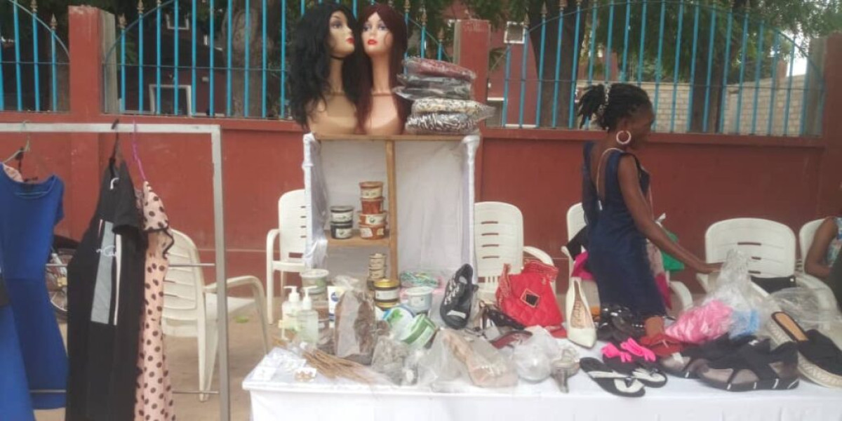 FOIRE DE LA VENTE PRIVEE SOLIDARITÉFEMININE A PARAKOU : L’entreprise ‘’Adi Store’’ promeut les femmes micro-entrepreneurs . Pari gagné pour la promotrice Advienne Sasse