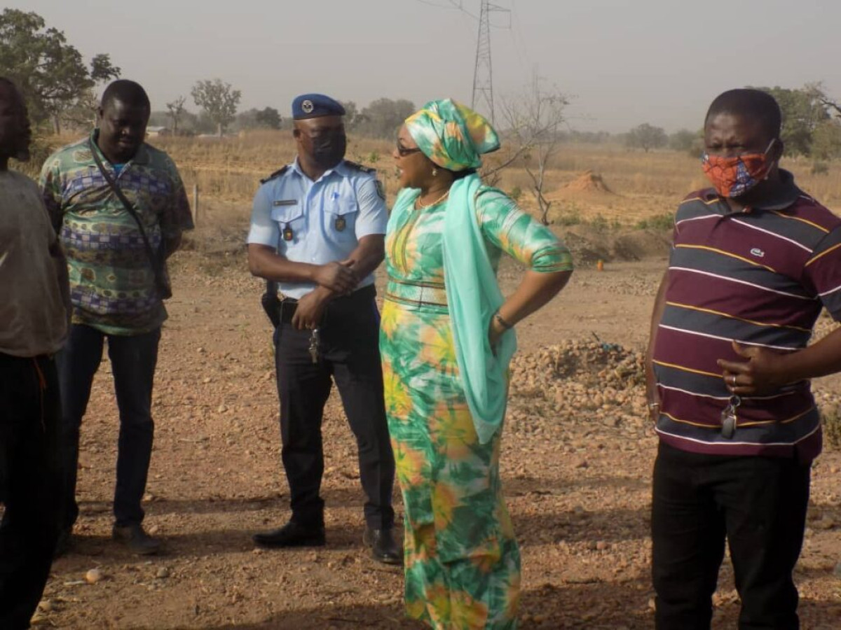 EXPLOITATION ILLÉGALE DES CARRIÈRES DE SABLE ET GRAVIER A KANDI : Le maire Zinatou Alazi Osséini en guerre contre le phénomène