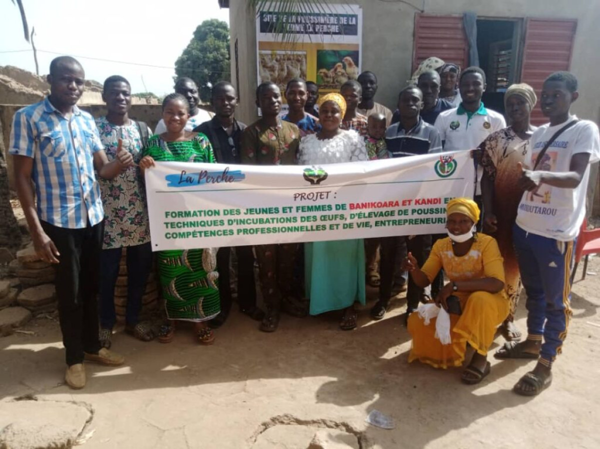 ENTREPRENEURIAT ET PROMOTION DE L&rsquo;AVICULTURE  : Cedel Ong et ‘’La Perche’’ forment 20 jeunes de Banikoara 