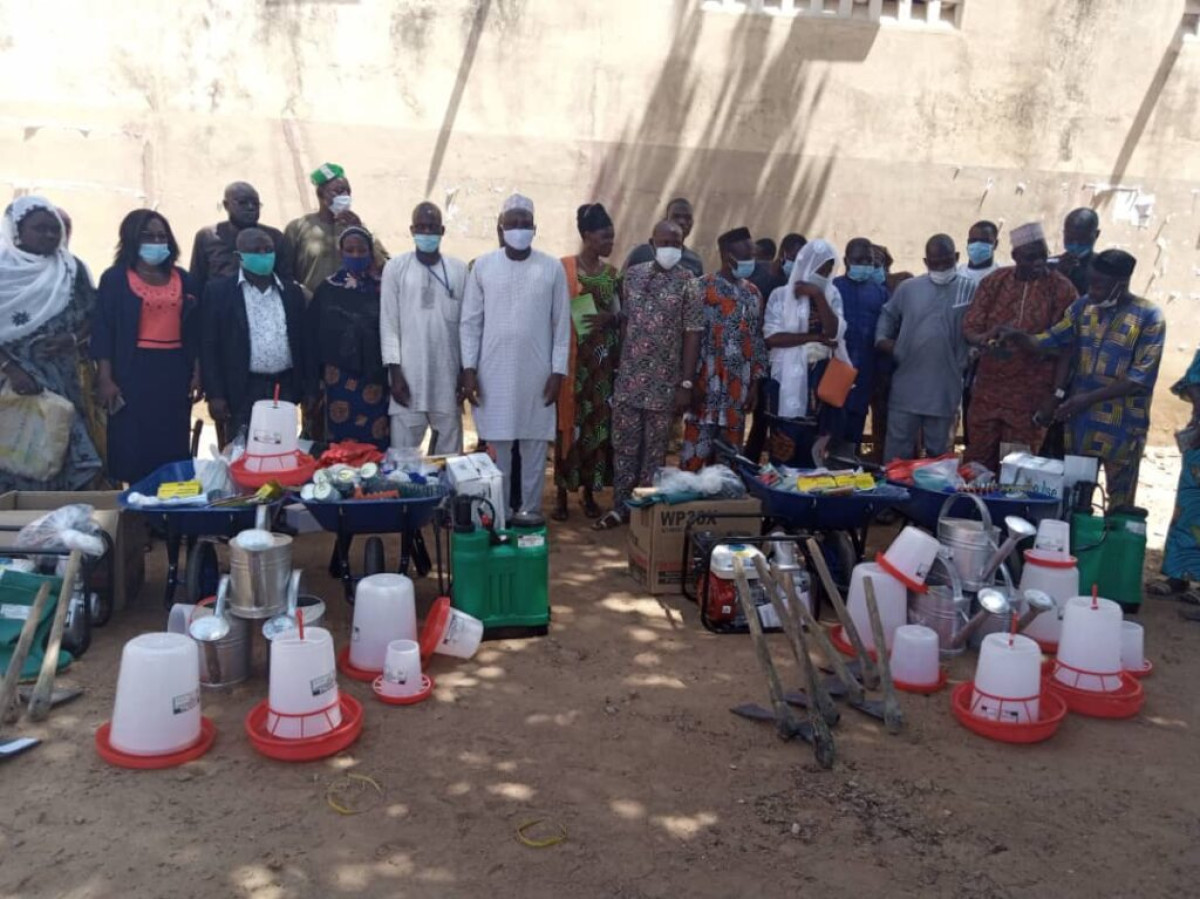 NIKKI/GRACE AU SOUTIEN FINANCIER DE L’AMBASSADE DE FRANCE AU BENIN : L’Ong Bcd et la Mdsc font don de matériels de maraîchage aux filles vulnérables