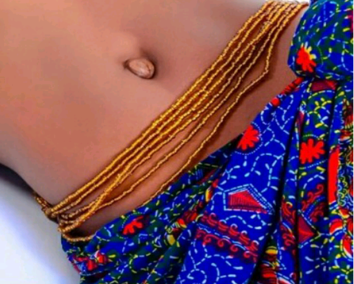 CHRONIQUE DES US ET COUTUMES  : Langages envoutants des perles autour des reins de femme