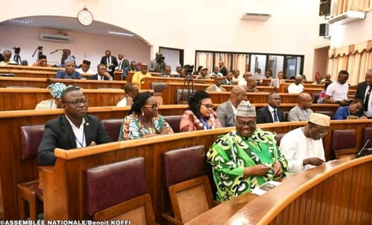 POUR LA PREMIÈRE FOIS DANS L’HISTOIRE POLITIQUE DU BÉNIN : 28 femmes siégeront au parlement pour la 9ième mandature . Un exploit à l’actif du Président Talon