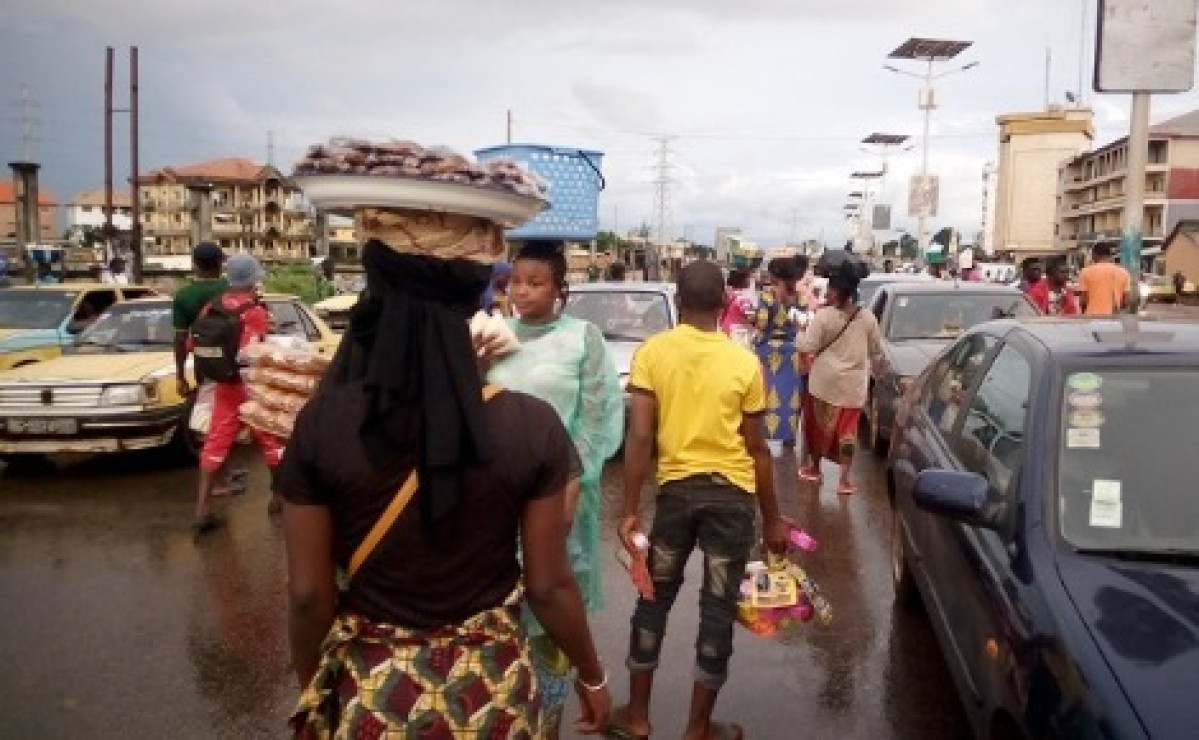 COTONOU/MALGRÉ L&rsquo;INTERDICTION DES AUTORITÉS : La vente à la sauvette a toujours la peau dure