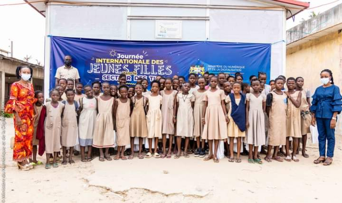 EPP SIKÈ-NORD DE COTONOU : Le ministère du numérique initie des écolières aux Tic
