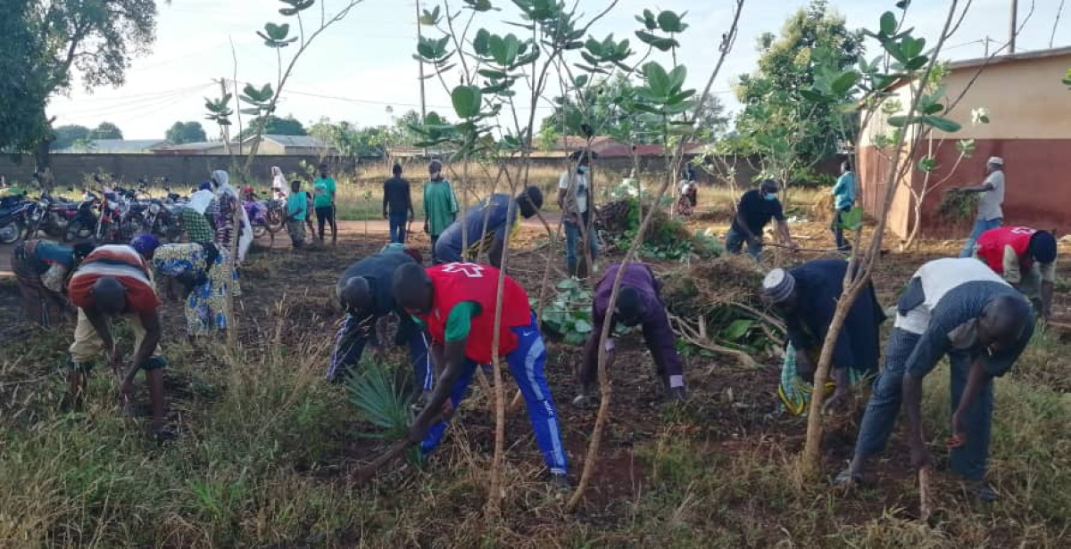 JOURNEE DE SALUBRITE A OUASSA-PEHUNCO : Le maire Orou Maré pour un cadre de vie sain