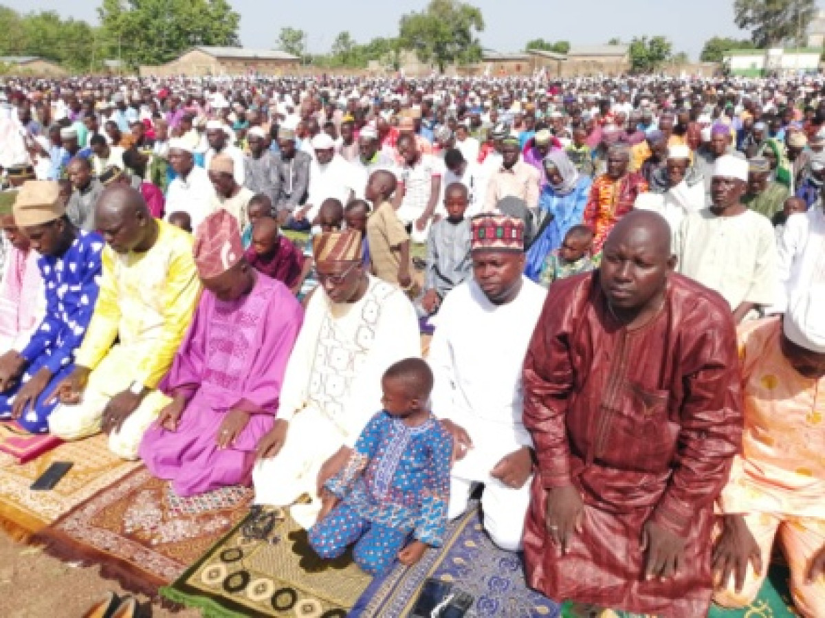 CÉLÉBRATION DE L’AÏD-EL-FITR À PÉHUNCO : Le maire Orou Maré a prié pour la sécurité au Bénin