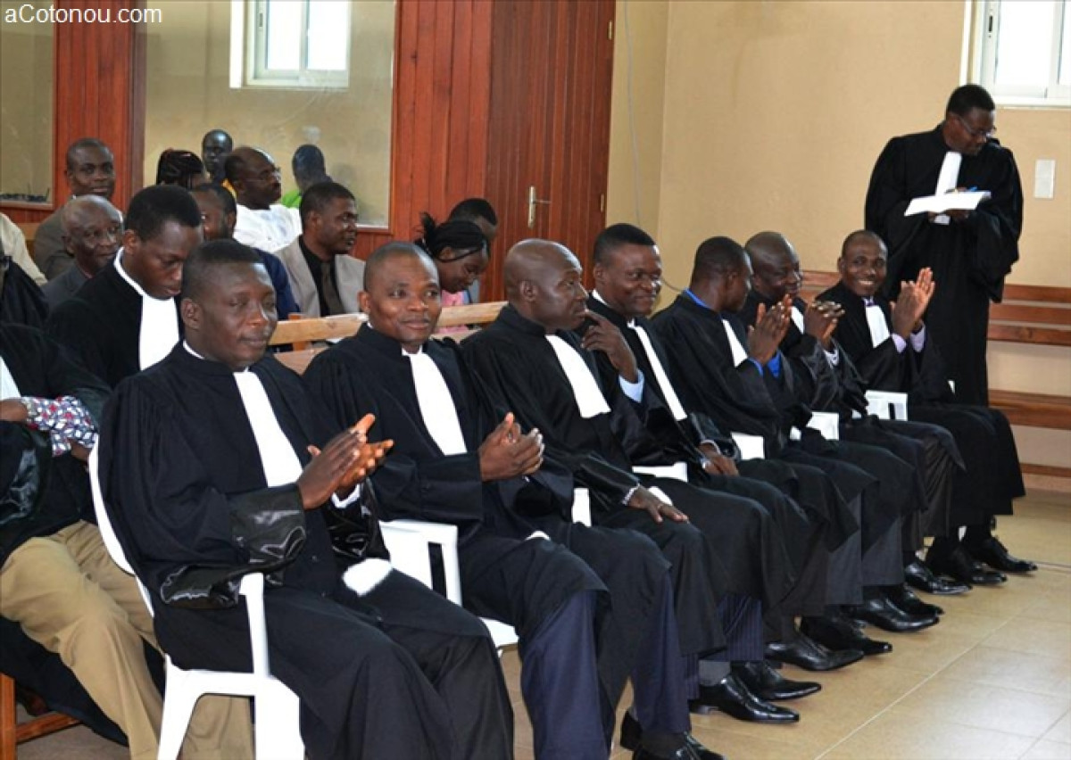 BENIN/CONTRE L&rsquo;ARRESTATION ET LA GARDE A VUE DE LEUR CONFRERE : Les avocats en grève dès ce jour