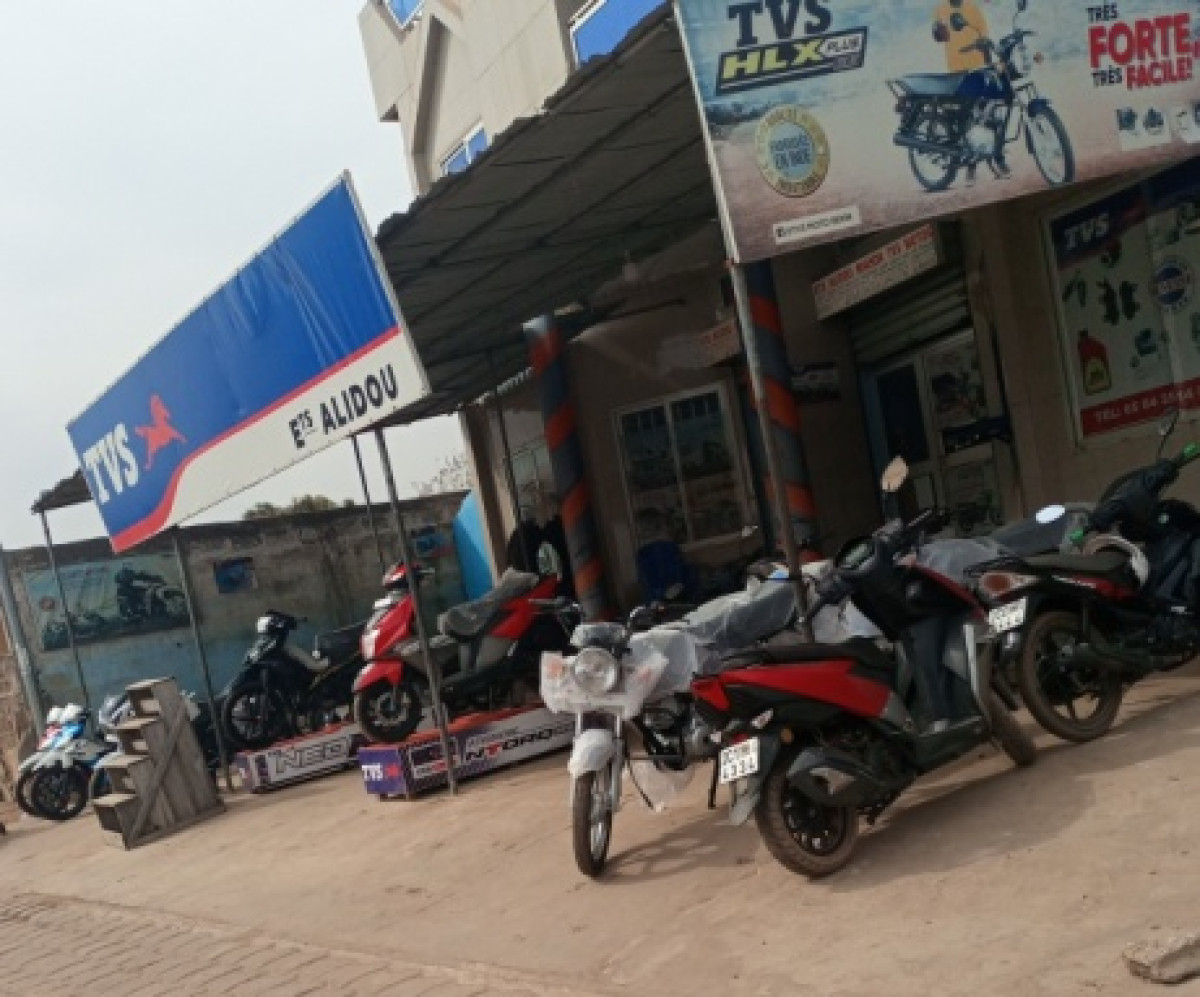 HAUSSE DU PRIX DES ENGINS À DEUX ROUES AU BÉNIN : Vendeurs et acheteurs s&rsquo;en désolent