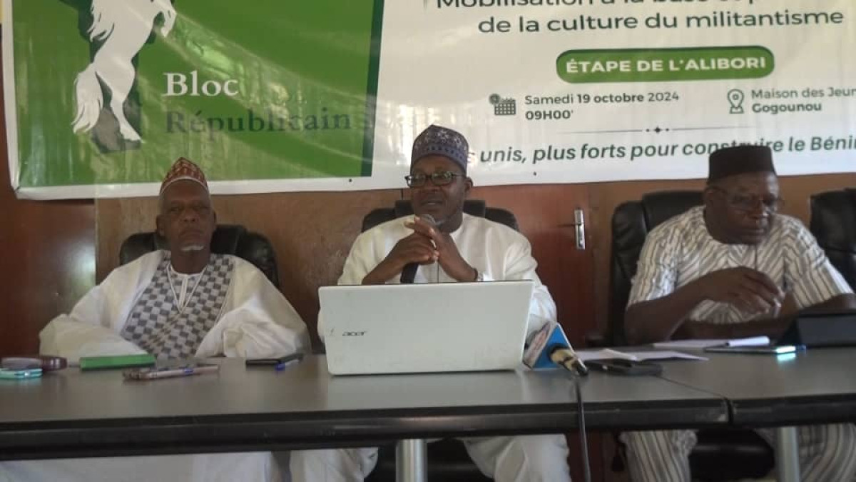 ALIBORI/JOURNÉE DÉPARTEMENTALE DES ÉLUS DU PARTI DU CHEVAL BLANC Le Br outille sur la mobilisation à la base et le militantisme