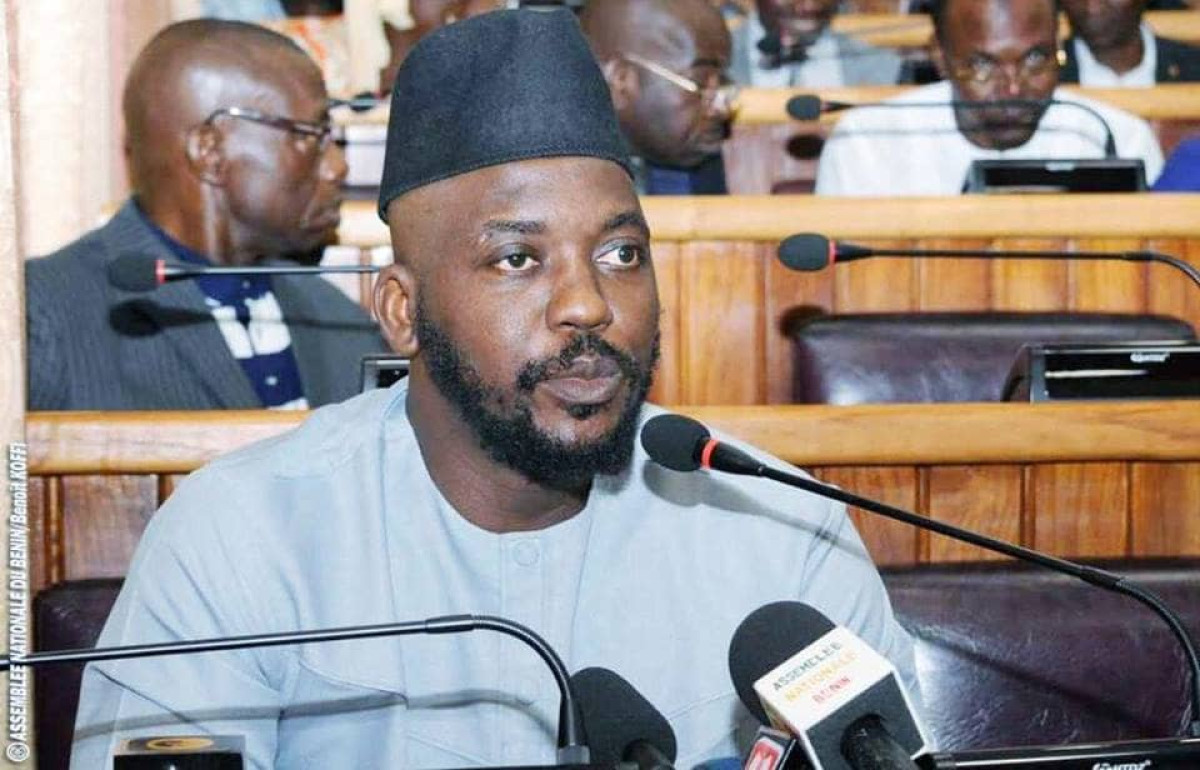 DECLARATION DU SECRETAIRE GENERAL DE RESTAURER L’ESPOIR SUR FRISSON FM : Guy Mitokpè, la légende d’une sagesse en pleine éclosion.   « Je n’étais pas député il y avait de cela trois ou quatre ans, je vivais quand même… », a déclaré le jeune député