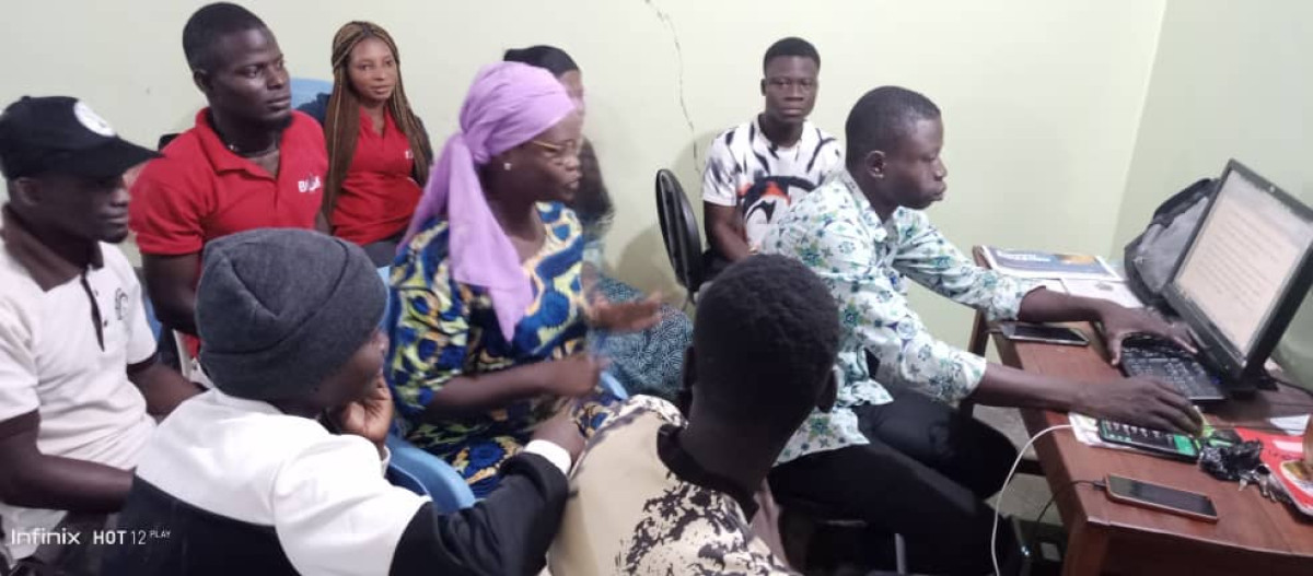 EN STAGE AU GROUPE DE PRESSE DAABAARU À PARAKOU : Des étudiants de « Les Cours Sonou » et de l’Enstic font le bilan à mi-parcours