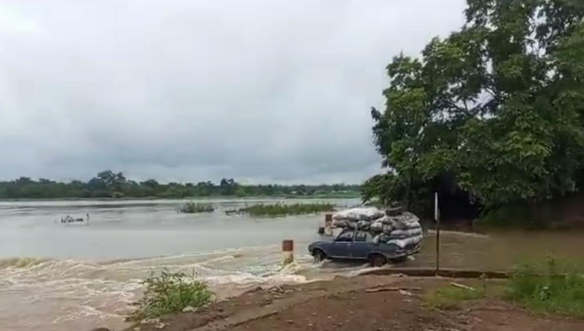 DRAME À TCHAOUROU : Les eaux du fleuve Okpara emportent un jeune  . Daabaaru a pourtant alerté les autorités