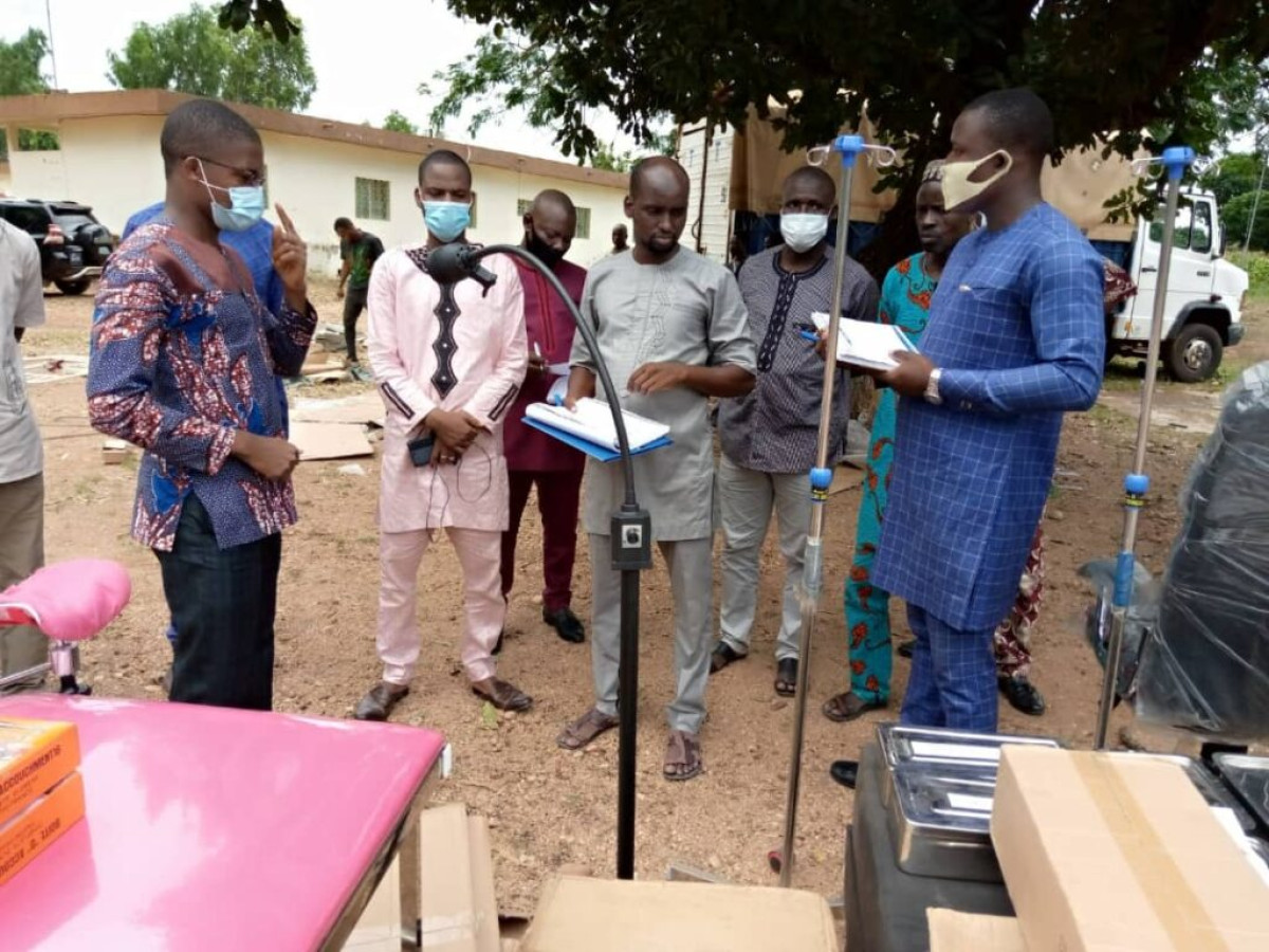 COMMUNE DE GOGOUNOU : Le maire Bary Tidjani dote plusieurs centres de santé d’équipements sanitaires
