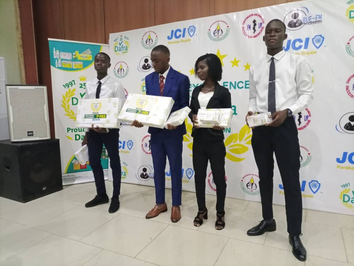 PROMOTION DE L’EXCELLENCE A LA FACULTÉ DE MÉDECINE DE L’UP : Dafra pharma prime les meilleurs étudiants