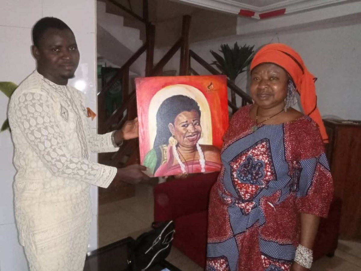 RECONNUE POUR LA QUALITÉ DE SES ŒUVRES ARTISTIQUES : Kiri Kanta honorée par l&rsquo;Association “ Je suis du Bénin ”