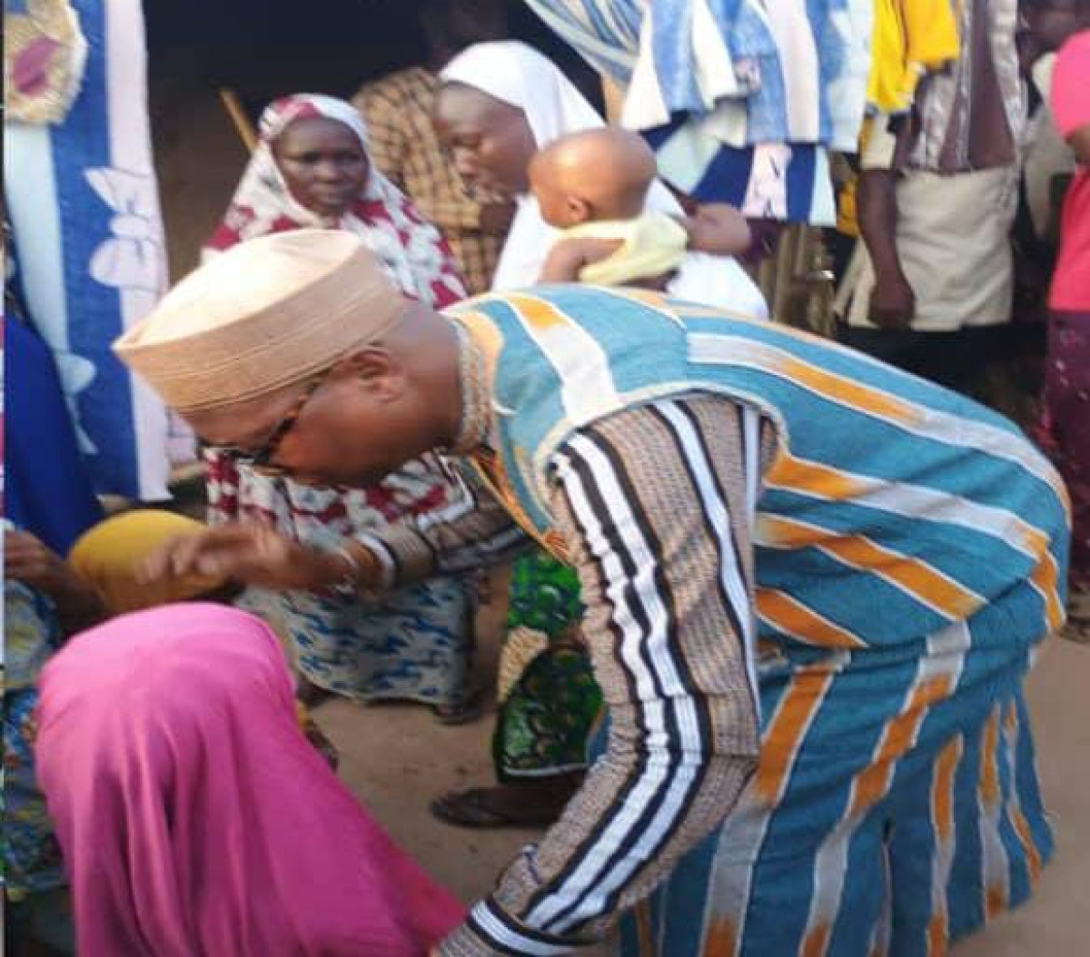Banikoara/soldat tombé au front lors de l’attaque au point triple: le ministre conseiller Sacca Kina au chevet de la famille éplorée