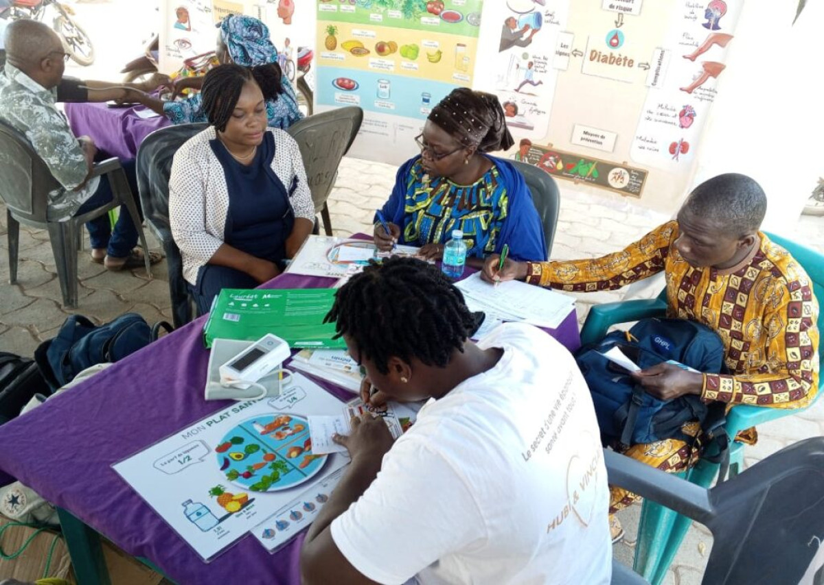 PARAKOU/PRÉVENTION DU DIABÈTE ET DE L&rsquo;HYPERTENSION ARTÉRIELLE  : La Fondation Hubi & Vinciane offre le dépistage gratuit aux populations   . Une grande marche de santé prévue pour demain 