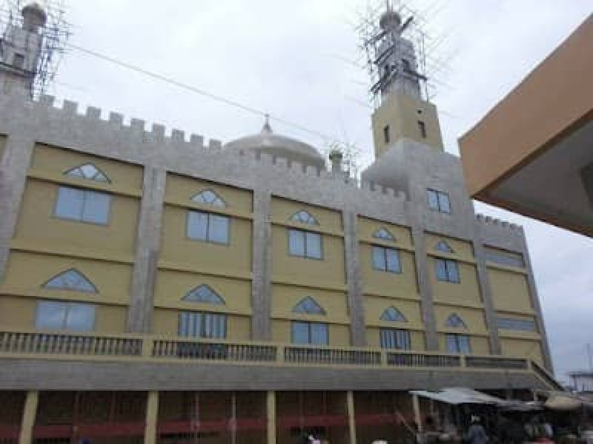 SUPPOSÉE FERMETURE D&rsquo;UNE MOSQUÉE POUR POLLUTION SONORE À PARAKOU : Fake News, voici la réalité