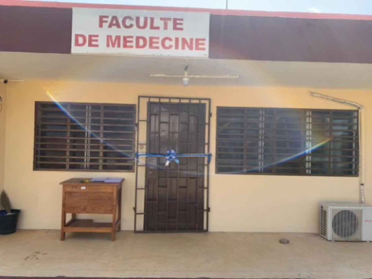FACULTE DE MEDECINE DE L&rsquo;UNIVERSITE DE PARAKOU : La Fondation Vallet offre un centre de documentation aux étudiants
