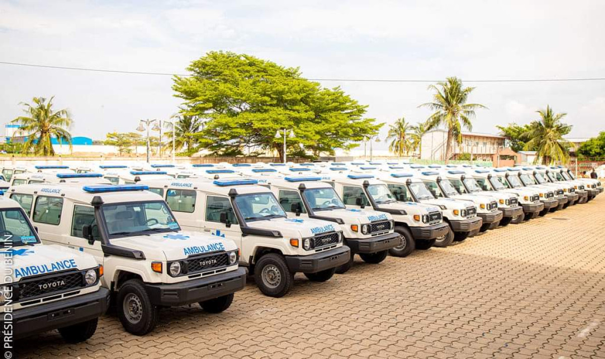 BÉNIN : Le gouvernement réceptionne 144 ambulances au profit du Samu