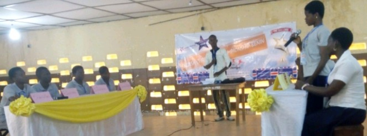 5E ÉDITION D’ENGLISH CHALLENGE CHAMPIONSHIP : Les élèves de Parakou s’affrontent en anglais  . 16 collèges pour un seul trophée