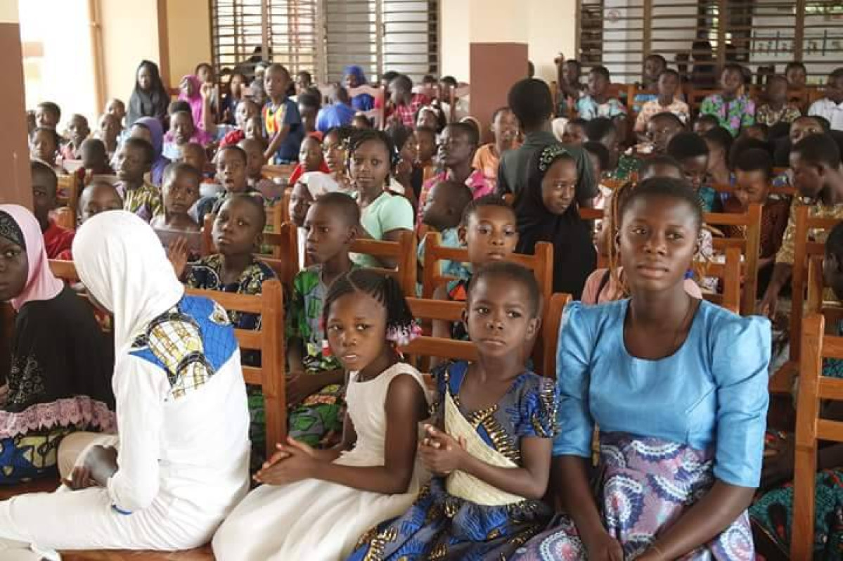 CELEBRATION DE LA JOURNÉE INTERNATIONALE DE L&rsquo;ENFANT AFRICAIN : Plan Bénin et Caeb donnent le sourire aux enfants
