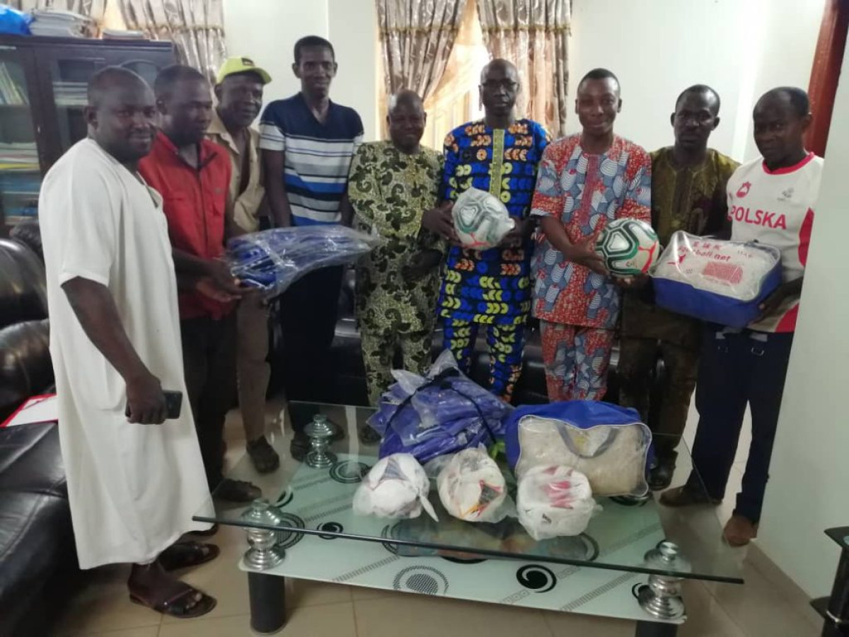 PÉHUNCO/CHAMPIONNAT DE FOOTBALL AMATEUR : Le conseil communal offre des équipements à Tatapouranou Fc