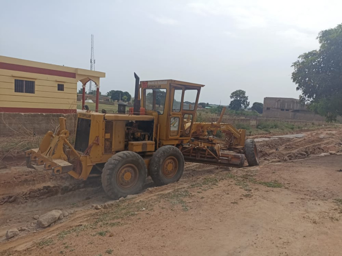 PARAKOU/REPROFILAGE DE LA RUE LONGEANT LA PLACE IDI DE ZONGO : Les riverains appuyés par le maire et le Ca 3 agissent