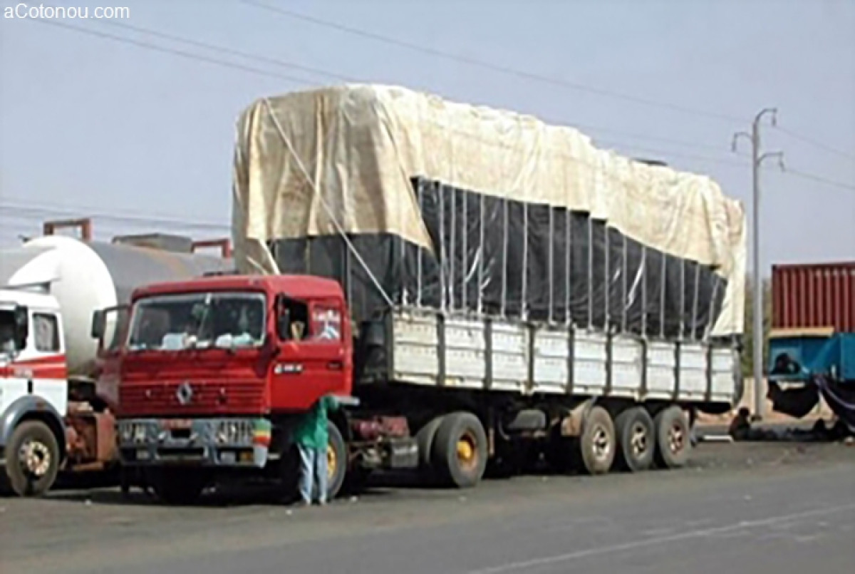 Camions hors gabarit: le gouvernement engage la répression