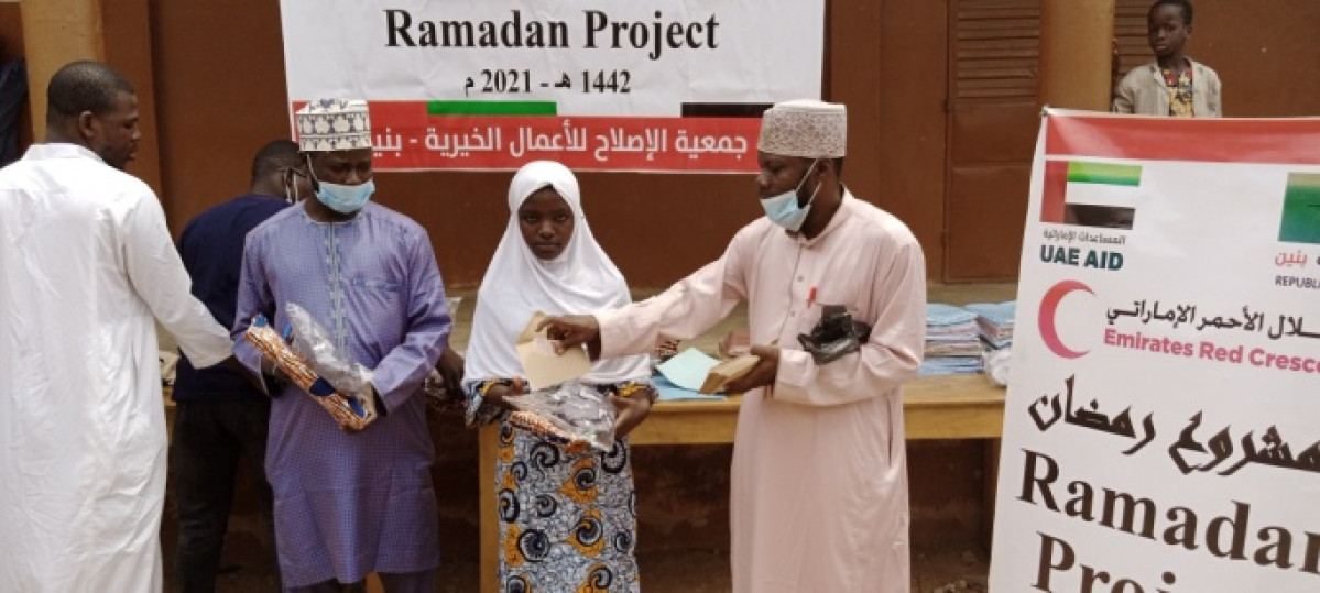 PARAKOU RAMADAN 2021/GRÂCE AU SOUTIEN DES EMIRATES RED CRESCENT : L&rsquo;Ong Al-Islaah fait don de vêtements aux personnes démunies