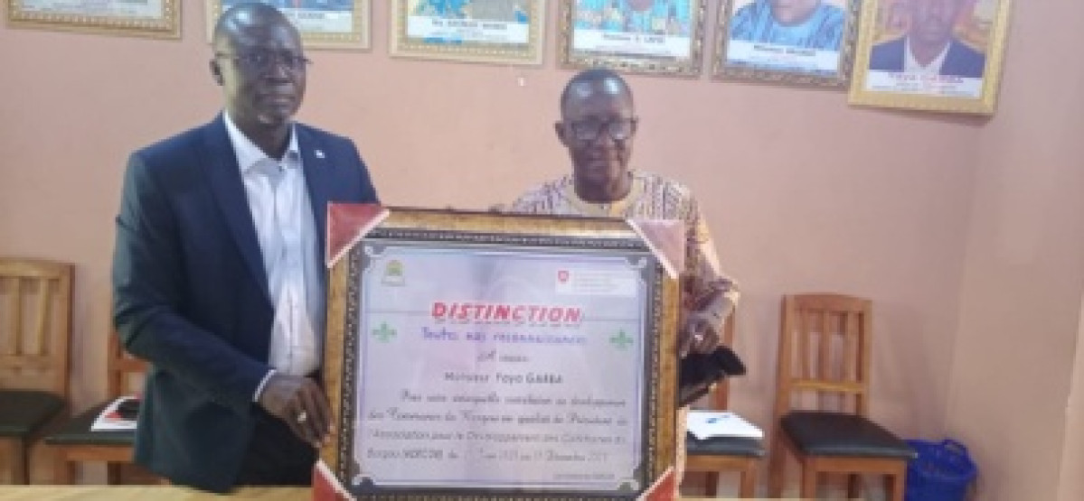 POUR SA CONTRIBUTION AU RAYONNEMENT DE L’ADECOB : Yaya Garba distingué par les membres de la faîtière
