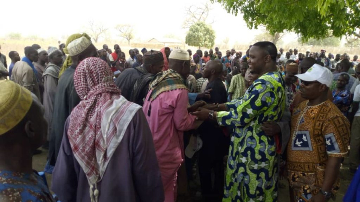VAGUE DE RALLIEMENT A L’UNION PROGRESSISTE DE BANIKOARA : Bio Tamou Sarako crée un séisme au sein des Fcbe . Des militants cauris de Toura se mettent sous l’ombrage du baobab