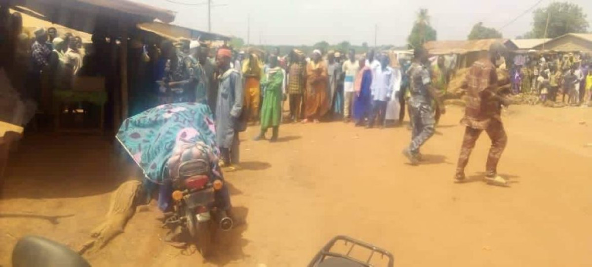 BÉNIN : Un homme retrouvé mort sur sa moto