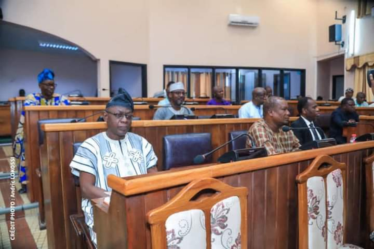 BÉNIN/PROJET DE LOI DE FINANCES, GESTION 2023 :  Les députés informés sur les grandes orientations  . Une projection de 1 739 milliards