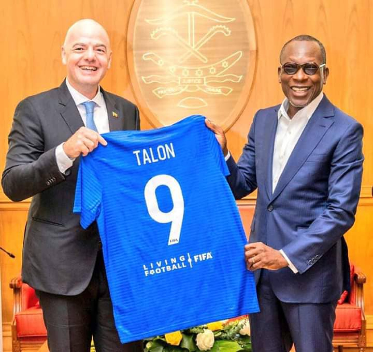 VISITE DU PRESIDENT DE LA FIFA AU BENIN : Gianni Infantino épouse la vision du président Talon . Un mémorandum d’entente Fifa-Gouvernement-Fbf signé