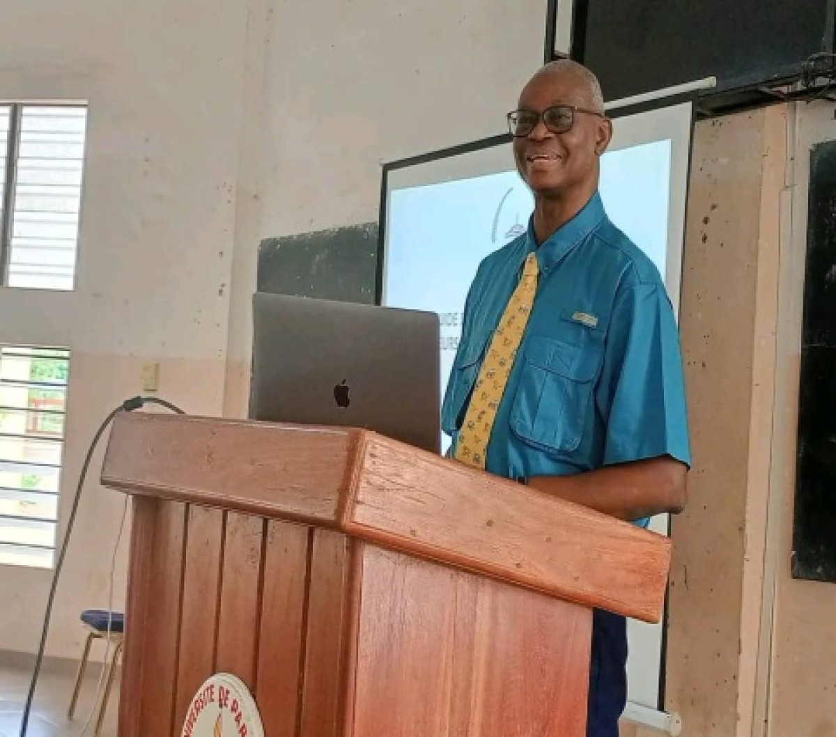 ÉVALUATION DES ENSEIGNANTS DU SUPÉRIEUR PAR LES ÉTUDIANTS AU BÉNIN : L’avis du Professeur Brice Sinsin