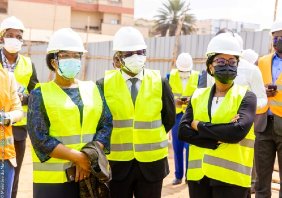 CONSTRUCTION DE L&rsquo;ECOLE DES MÉTIERS DU NUMÉRIQUE À COTONOU : Trois ministres s&rsquo;enquièrent de l&rsquo;évolution des travaux .25% de taux d&rsquo;exécution après un mois environ