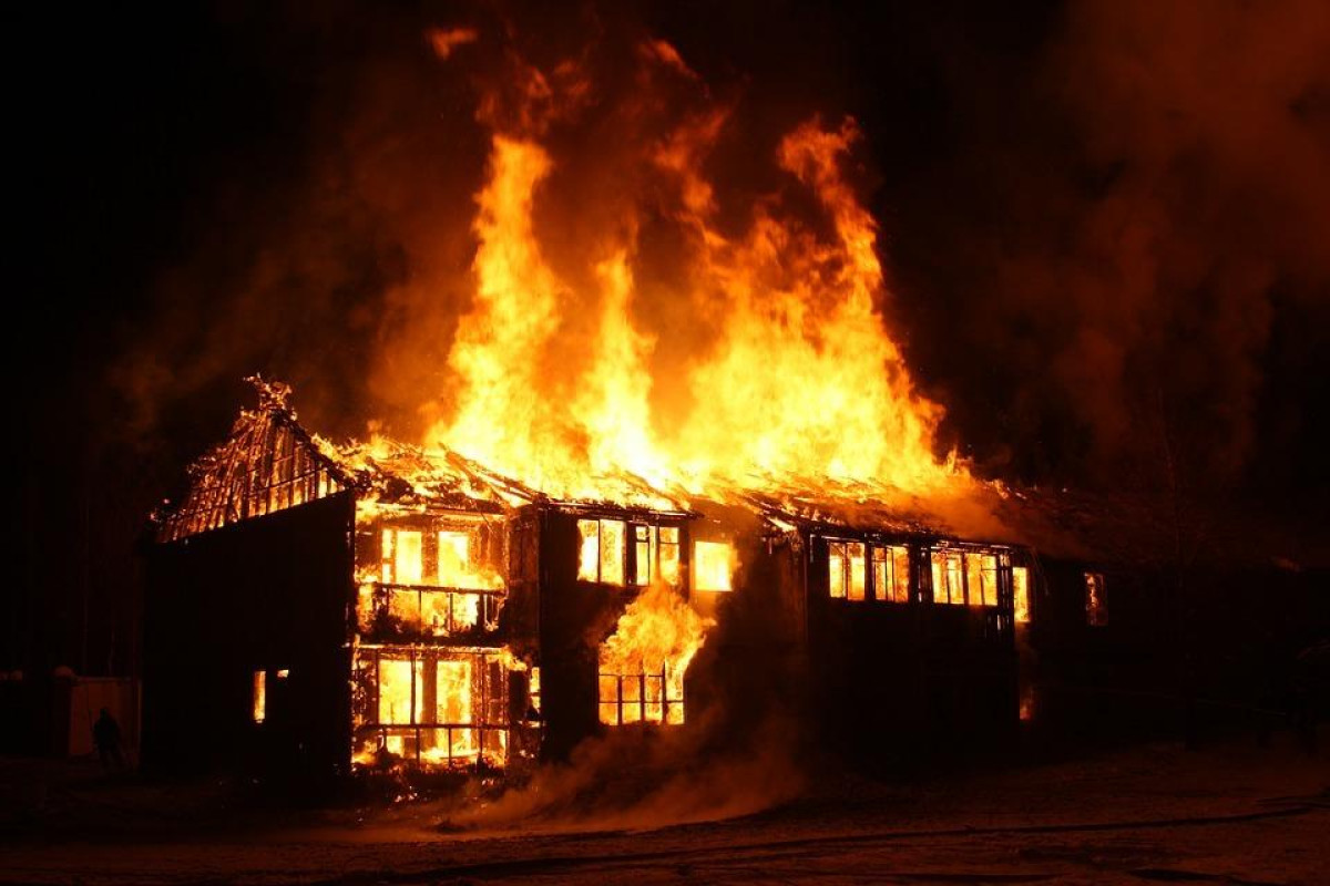 COTONOU : Un incendie coûte la vie à un père et sa fillette de 8 ans