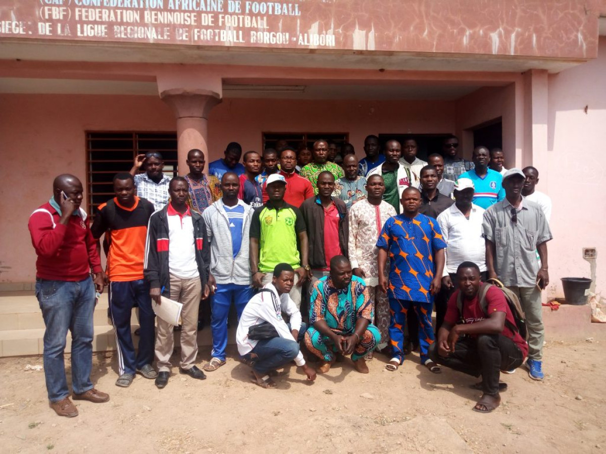 LIGUE REGIONALE DE FOOTBALL BORGOU : Toundé Yébadokpo échange avec les dirigeants de clubs .Démarrage imminent du championnat régional au menu des échanges