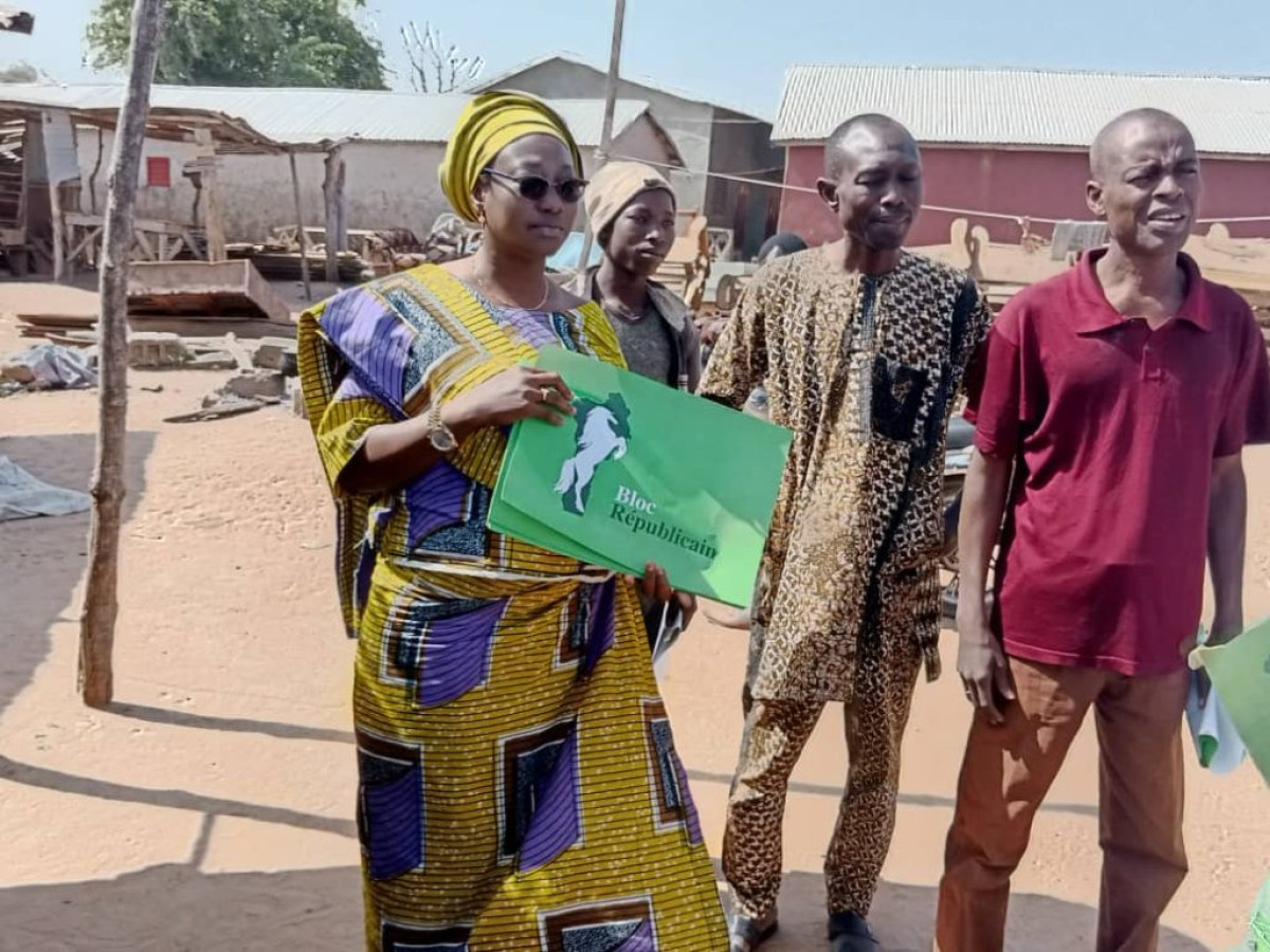 CAMPAGNE DE PROXIMITÉ POUR LES LÉGISLATIVES DE JANVIER 2023 : Dr Jamillah Kissira Maurat échange avec les ressortissants de l&rsquo;Atacora-Donga de Tchikandou