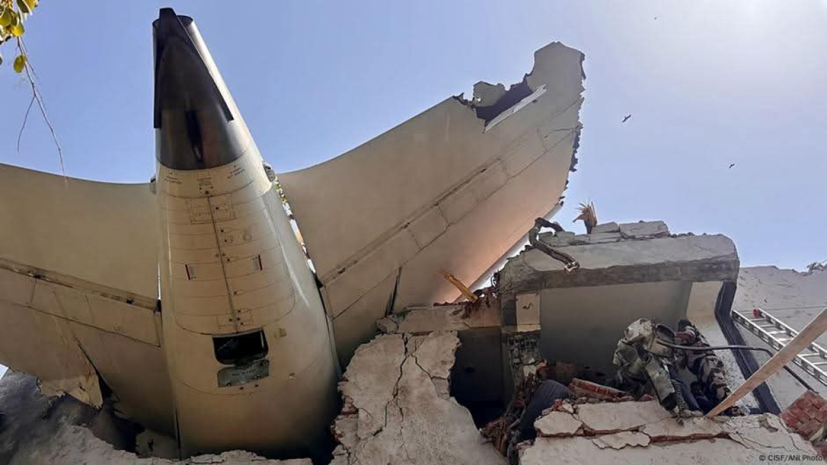 Crash d&rsquo;avion en Inde: un seul survivant parmi près de 300 morts
