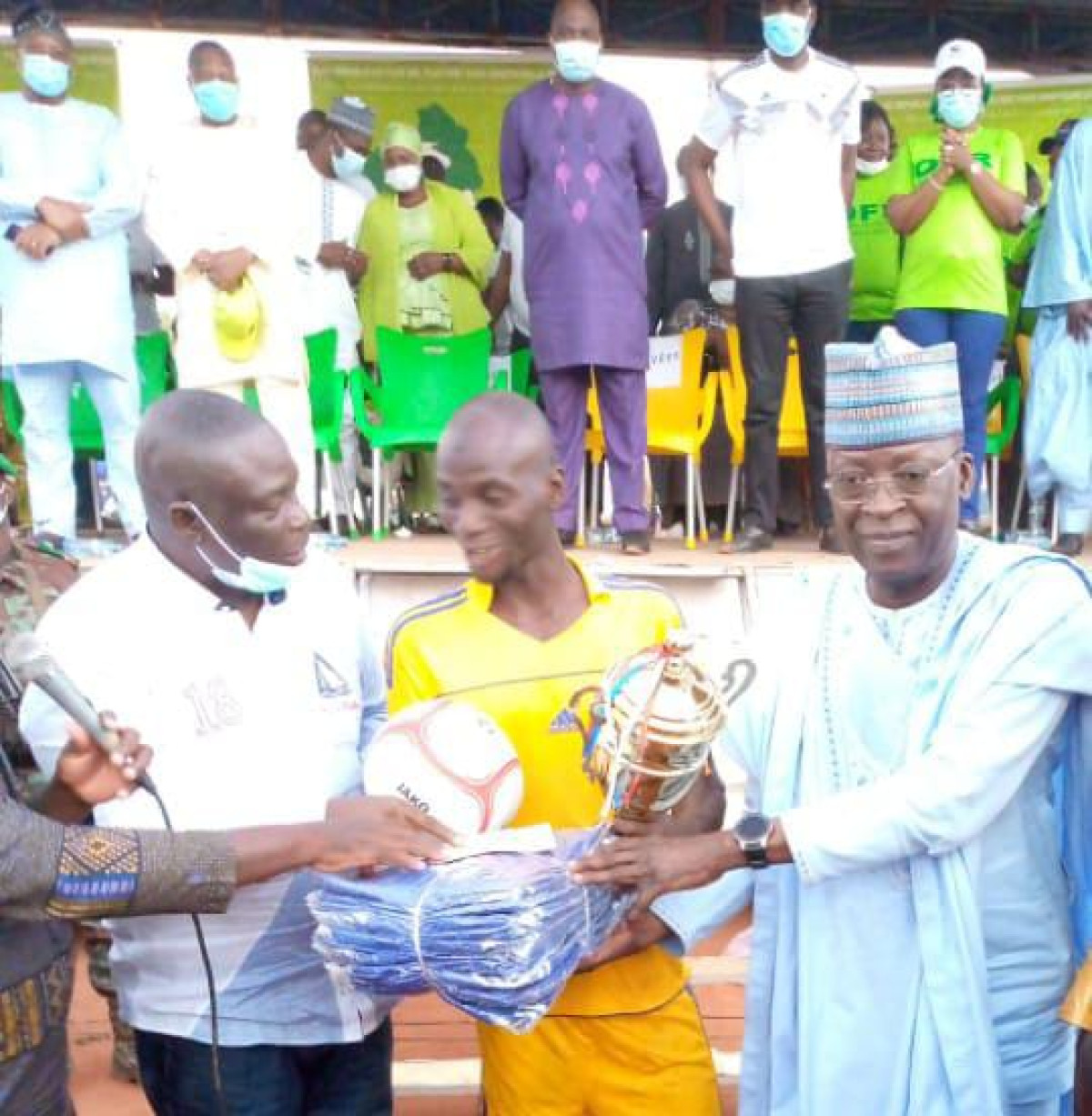 FINALE DU TOURNOI DE FOOTBALL « JEUNESSE DU BLOC RÉPUBLICAIN » A PARAKOU : L’He Gbadamassi réussit l’inédit