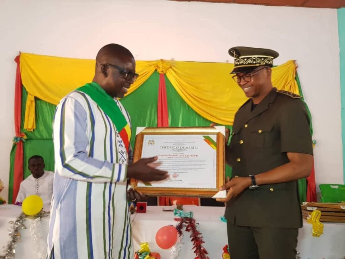 Pour leur forte contribution au développement local à nikki: élus communaux et locaux distingués par le préfet Djibril Mama Cissé
