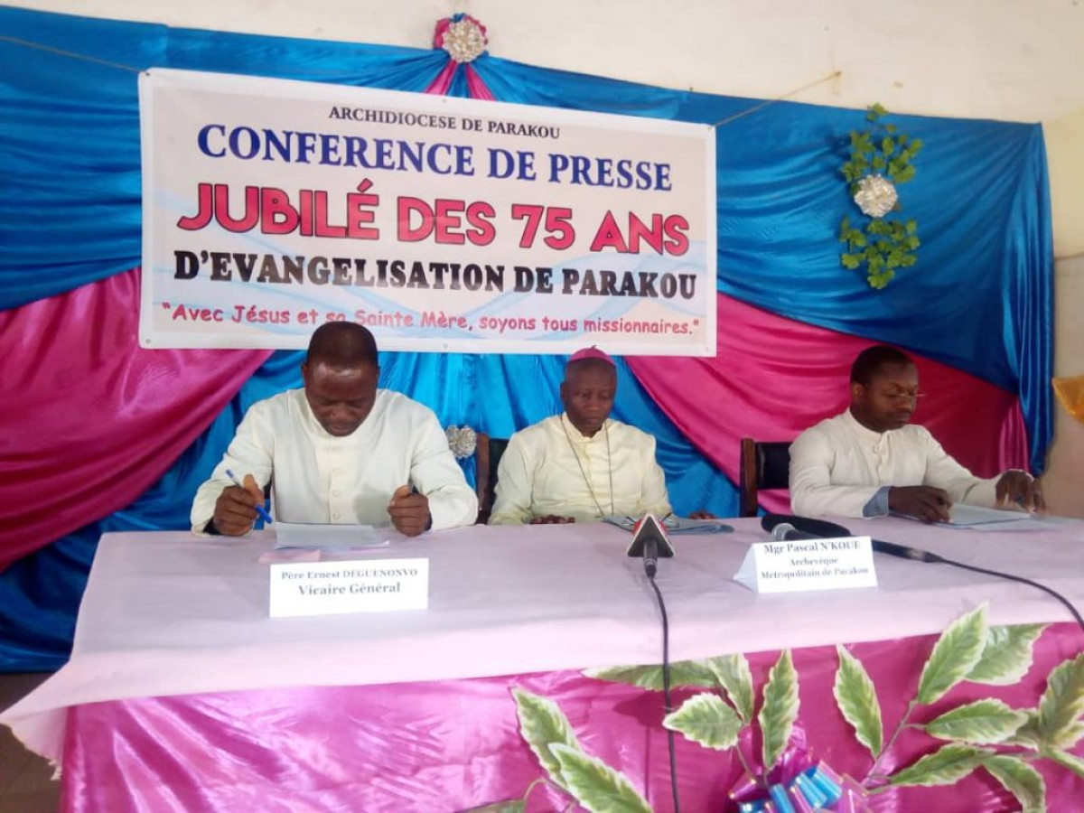 JUBILÉ DES 75 ANS D&rsquo;EVENGELISATION DE PARAKOU : Mgr Pascal N&rsquo;Koué et les siens en plein dans les préparatifs  .L&rsquo;ouverture officielle de l&rsquo;année jubilaire prévue pour le 10 janvier prochain